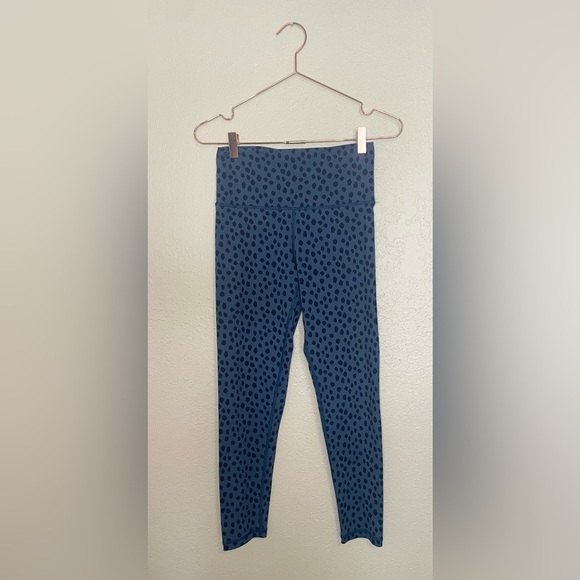 Aerie chill play move Blue Cheetah Print Leggings - Picture 1 of 1